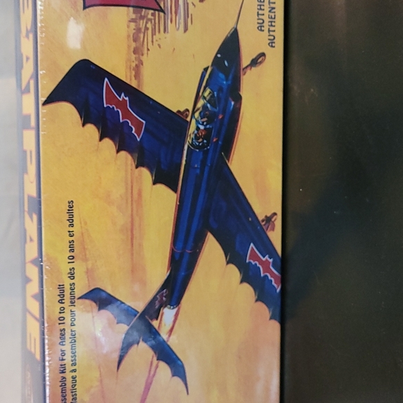 Polar Lights Batplane Plastic Model Kit - Picture 5 of 5